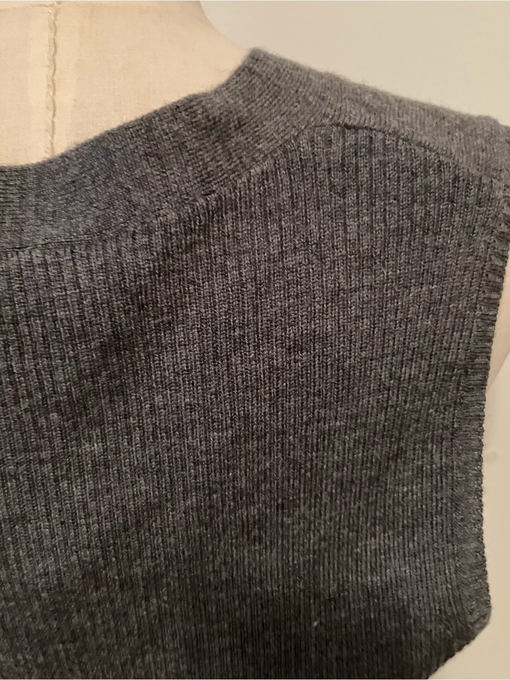 VTG New Talbots L Wool Gray Sweater Vest Tank Button Front Old Money Preppy - Picture 4 of 7
